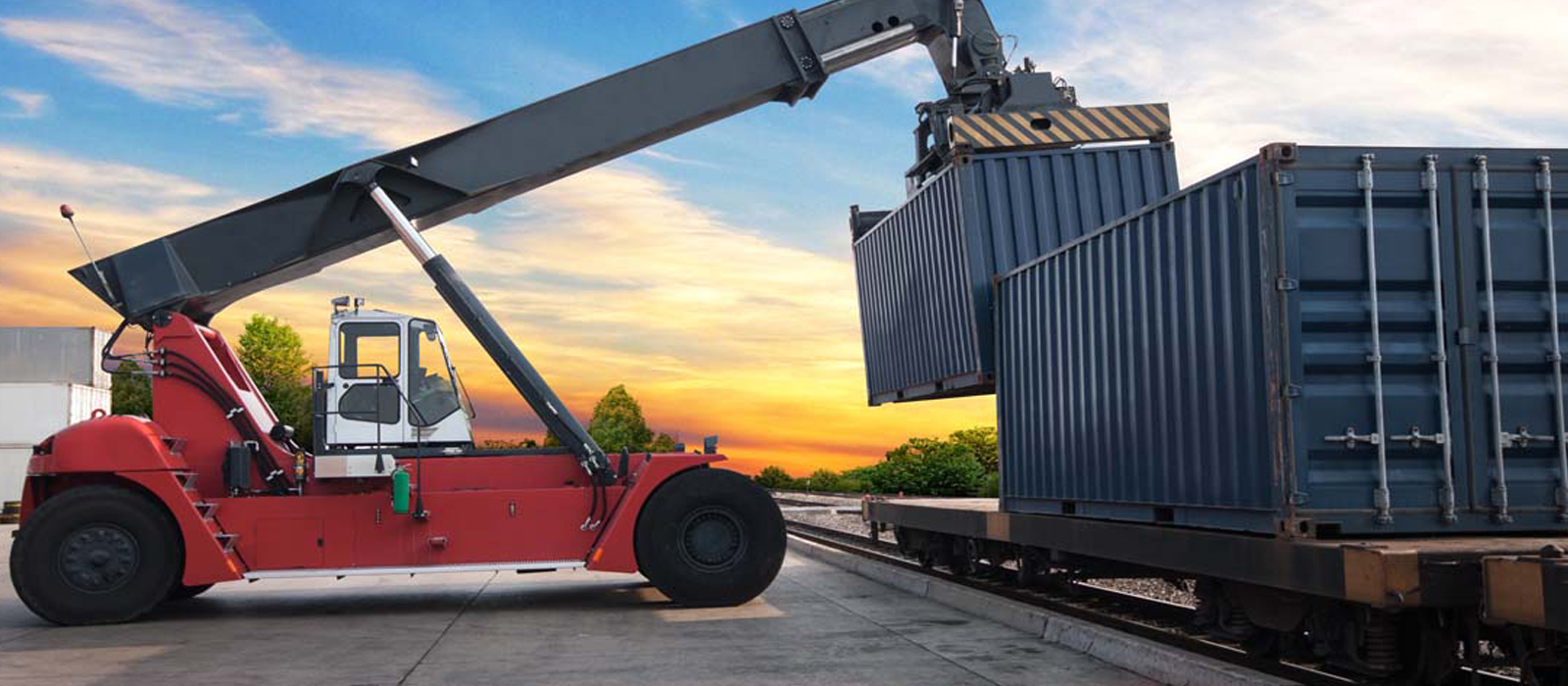 Project cargo transportation and heavy equipment logistics